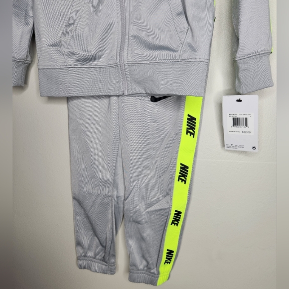 Nike Boys Track Suit - Picture 2 of 6